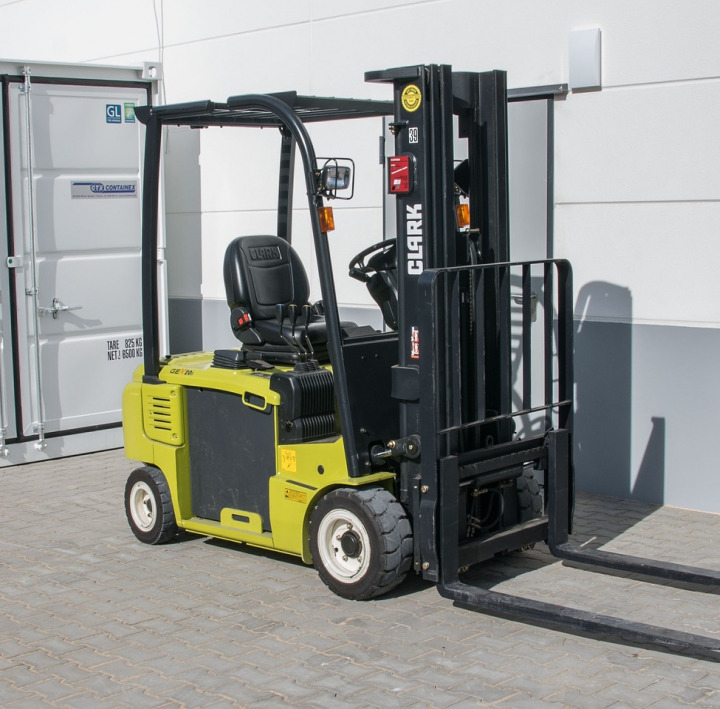 warehouse pallets forklift